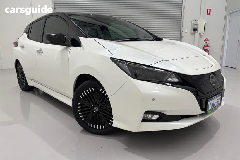 White 2023 Nissan Leaf Hatchback