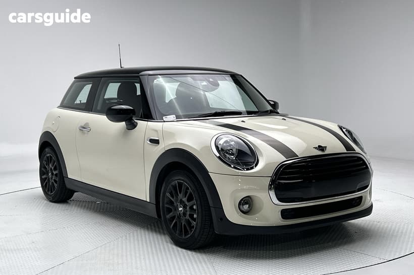 White 2021 Mini Cooper Hatchback Classic 3D Hatch