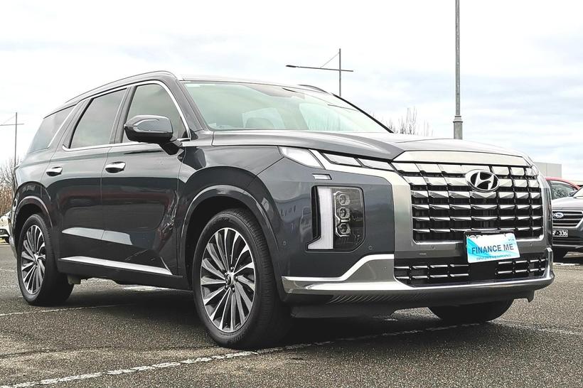 Grey 2023 Hyundai Palisade Wagon Highlander (8 Seat)