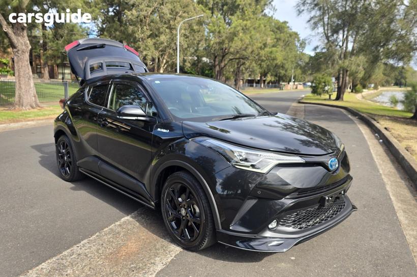 Black 2019 Toyota C-HR Wagon (Hybrid)