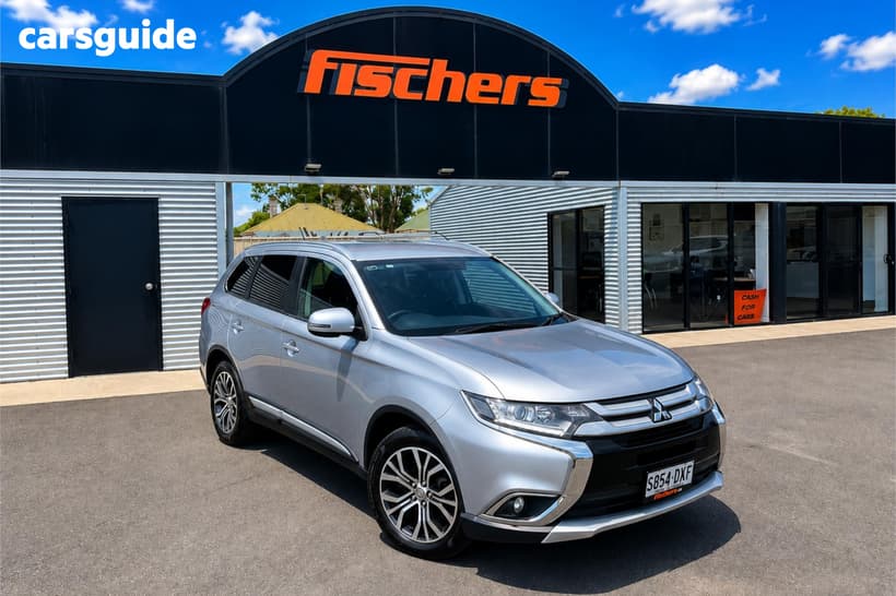 Silver 2015 Mitsubishi Outlander Wagon Ls (4X4)