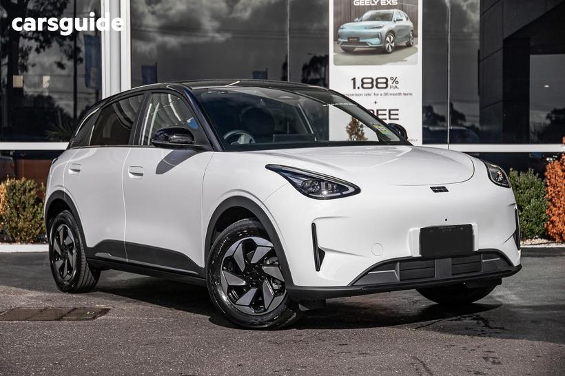 White 2026 Geely Ex2 Hatchback Inspire