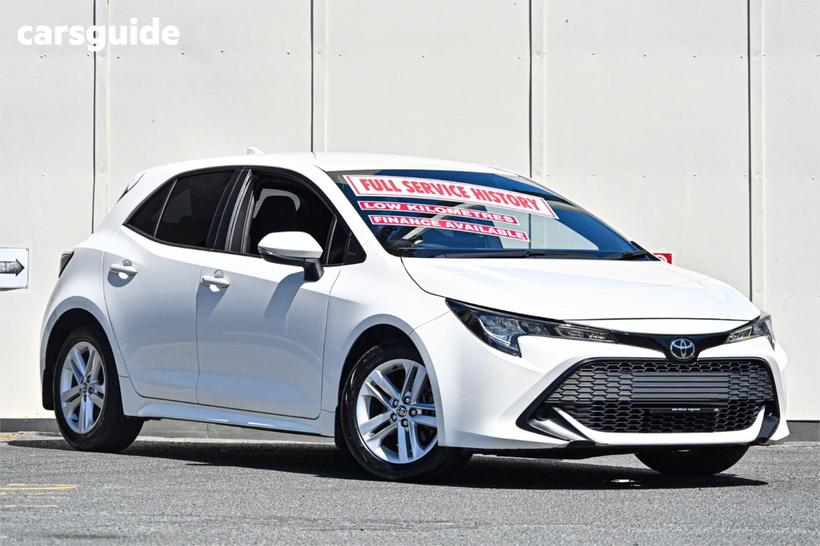 White 2018 Toyota Corolla Hatchback Ascent Sport
