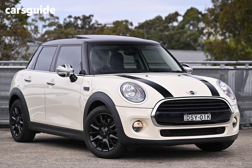 White 2017 Mini Cooper Hatchback 5D Hatch
