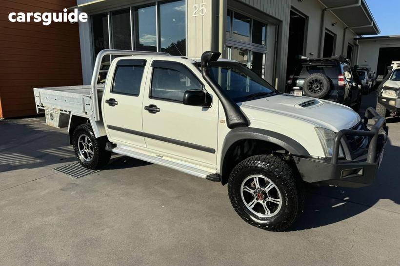 White 2009 Isuzu D-MAX Crew Cab Chassis Sx (4X4)