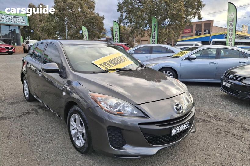 Grey 2013 Mazda 3 Hatchback Neo
