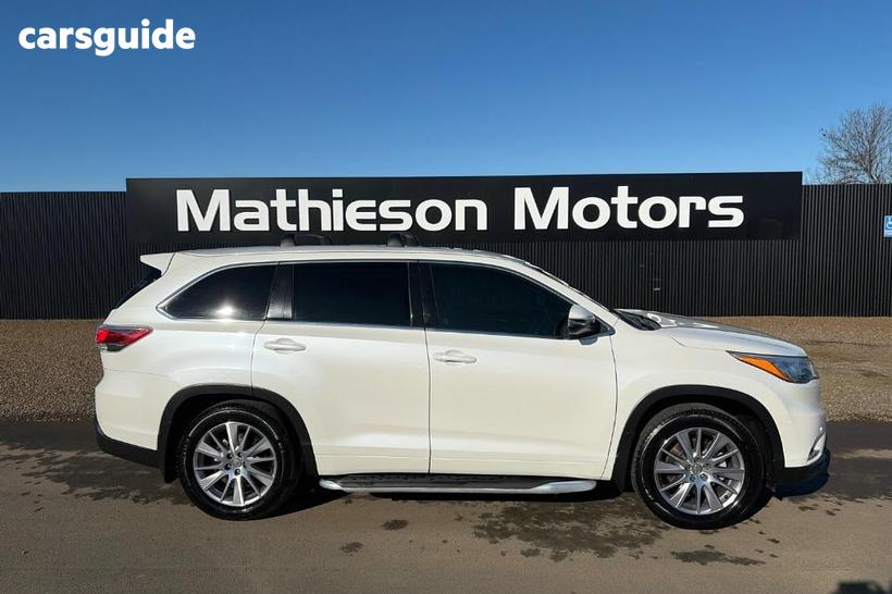 White 2015 Toyota Kluger Wagon Grande (4X4)