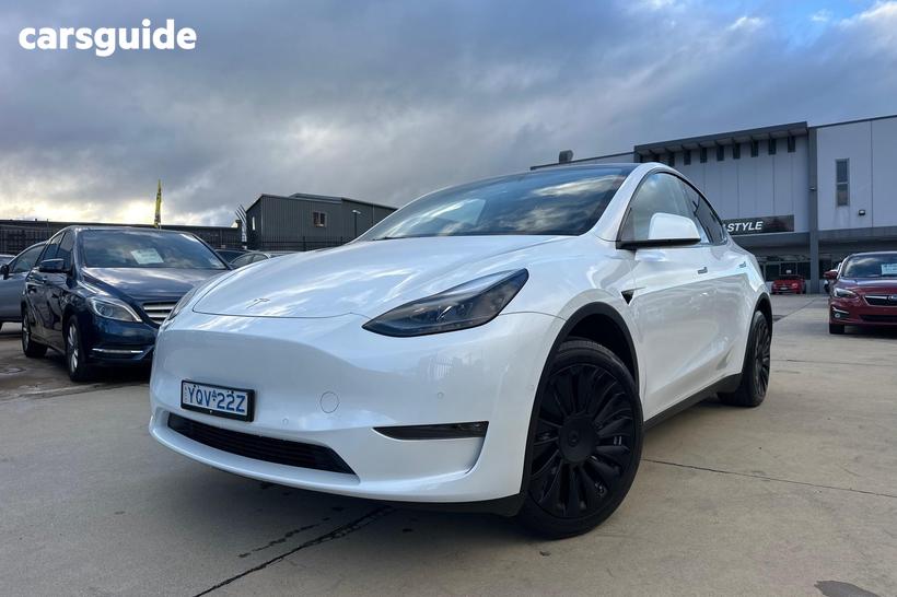 White 2023 Tesla Model Y Wagon Long Range