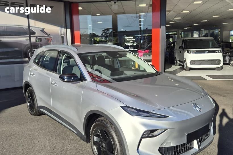 Silver 2025 MG MGS5 EV Wagon Excite 49