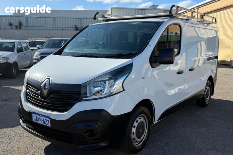 White 2015 Renault Trafic Van Lwb