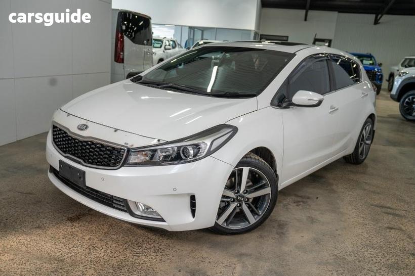 White 2016 Kia Cerato Hatchback Sli