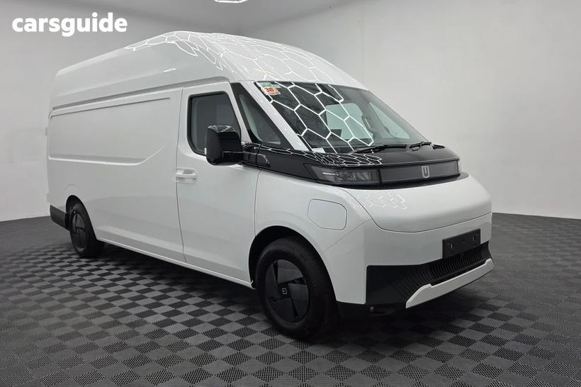 White 2026 Farizon Supervan Commercial F