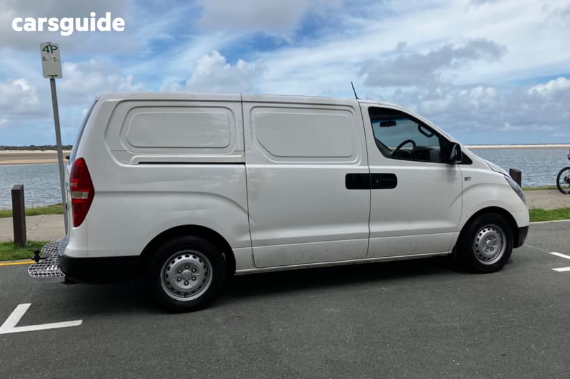 White 2017 Hyundai Iload Van 3S Liftback