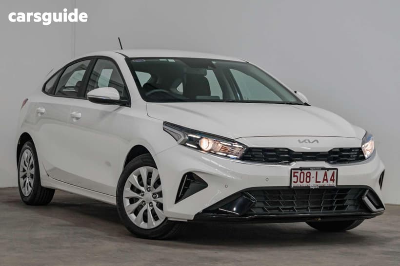 White 2024 Kia Cerato Hatchback S