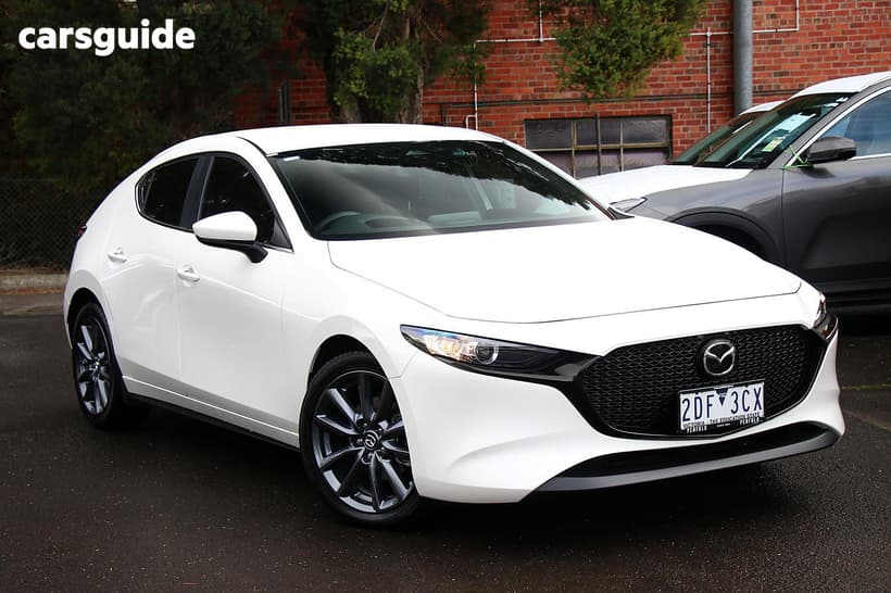 White 2024 Mazda 3 Hatchback G20 Evolve
