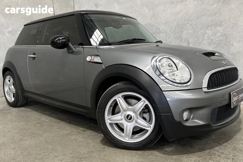 Silver 2007 Mini Cooper Hatch R56