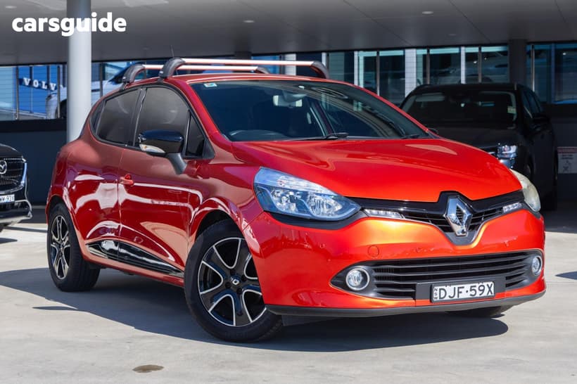 Red 2016 Renault Clio Hatchback Expression