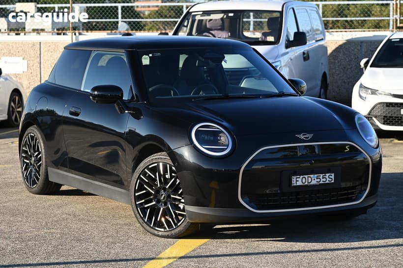 Black 2025 Mini Cooper Hatch SE FAVOURED F