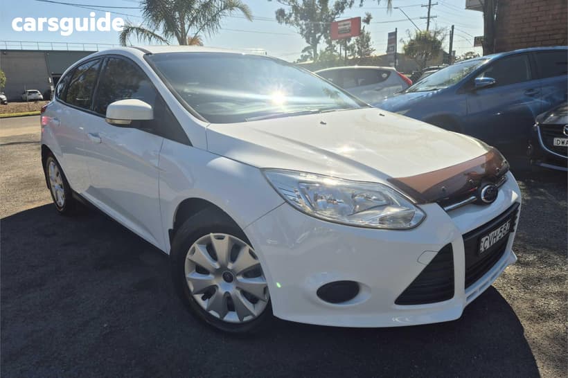 White 2014 Ford Focus Hatchback Ambiente