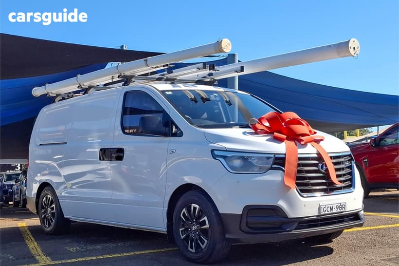 White 2018 Hyundai Iload Van 3S Liftback