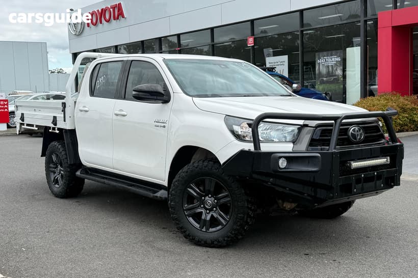 White 2022 Toyota Hilux Double Cab Chassis Sr (4X4)