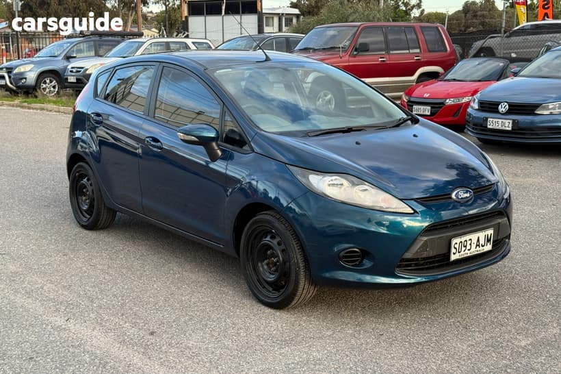 Blue 2010 Ford Fiesta Hatchback Cl