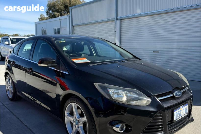 Black 2011 Ford Focus Hatchback Cl