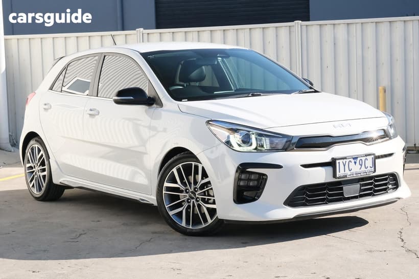 White 2023 Kia RIO Hatchback Gt-Line