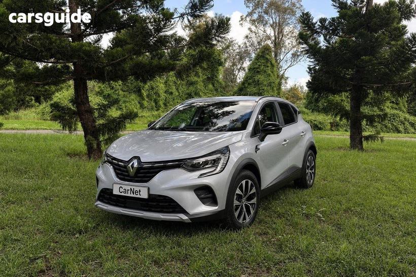Silver 2023 Renault Captur Wagon Life
