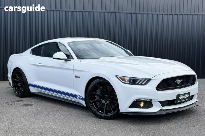 White 2017 Ford Mustang Coupe Fastback Gt 5.0 V8