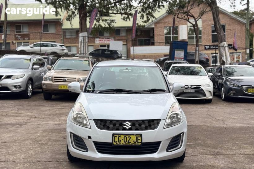 White 2015 Suzuki Swift Hatchback Gl