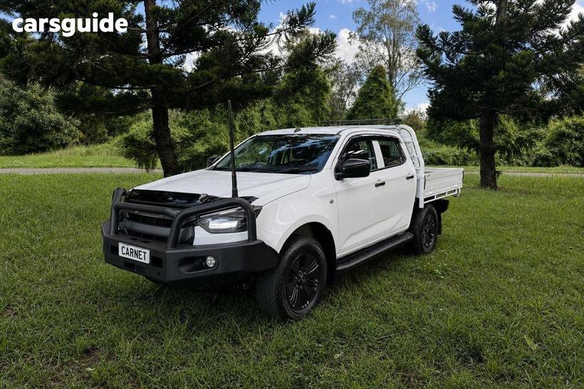 White 2022 Isuzu D-MAX Crew Cab Chassis Sx (4X4)