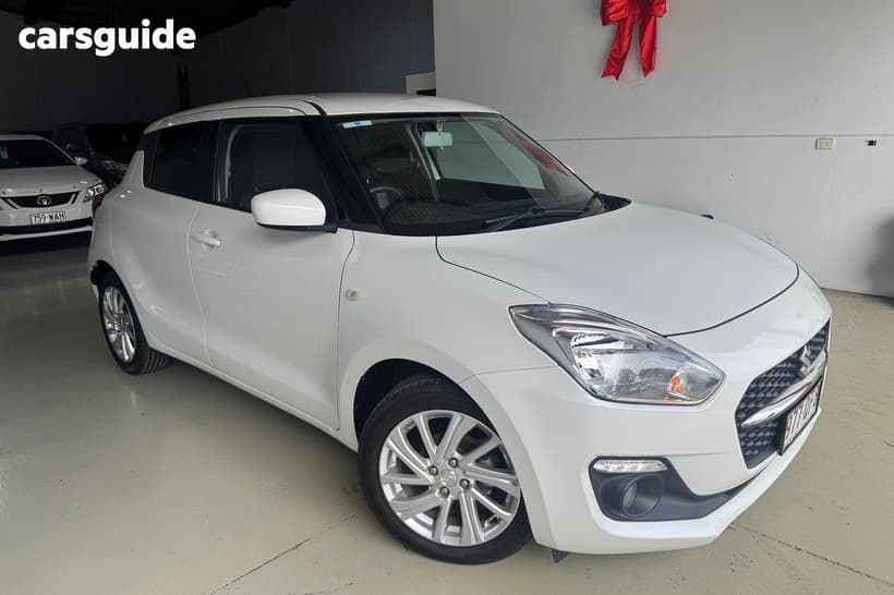 White 2023 Suzuki Swift Hatchback Gl Shadow