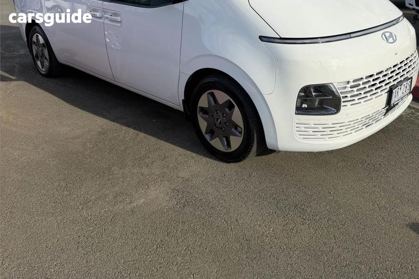 White 2023 Hyundai Staria Wagon Highlander