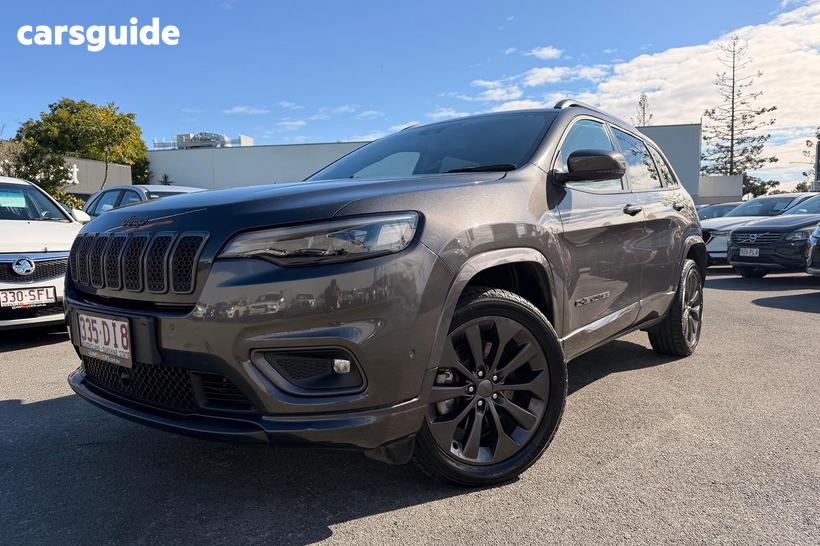 Grey 2022 Jeep Cherokee Wagon S-Limited (Awd)