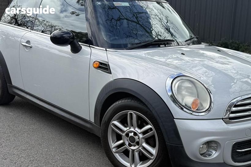 2010 Mini Cooper Hatchback Chilli