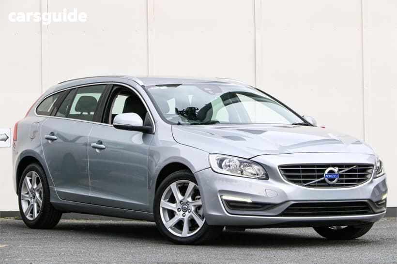Silver 2015 Volvo V60 Wagon D4 Kinetic