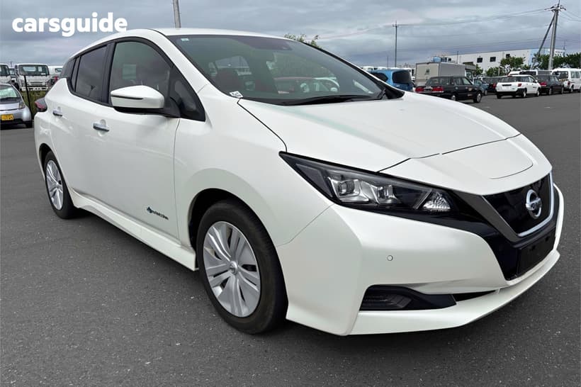 White 2019 Nissan Leaf Hatchback