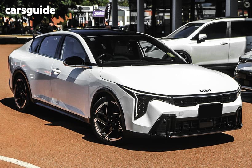 White 2025 Kia K4 Sedan Gt-Line