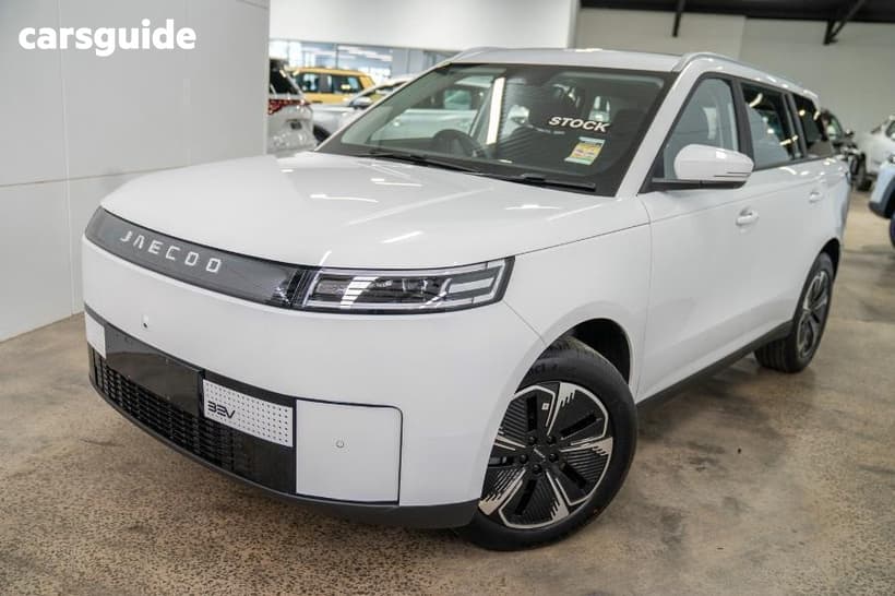 White 2026 Jaecoo J5 Wagon Summit Ev