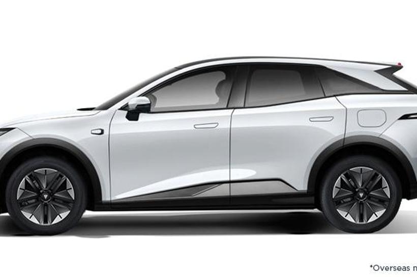 White 2025 Deepal S07 Wagon Rwd