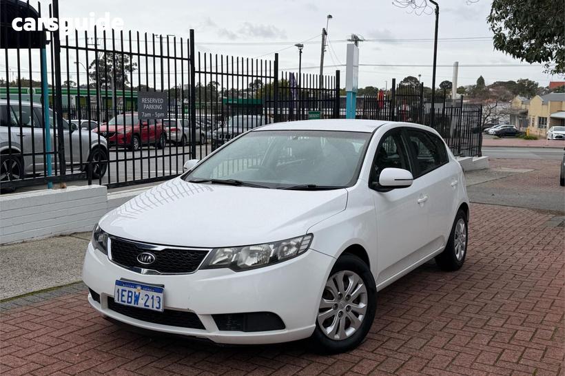 White 2012 Kia Cerato Hatchback Si