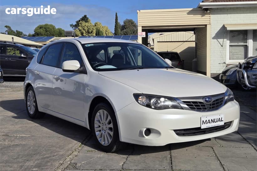 White 2009 Subaru Impreza Hatchback R (Awd)