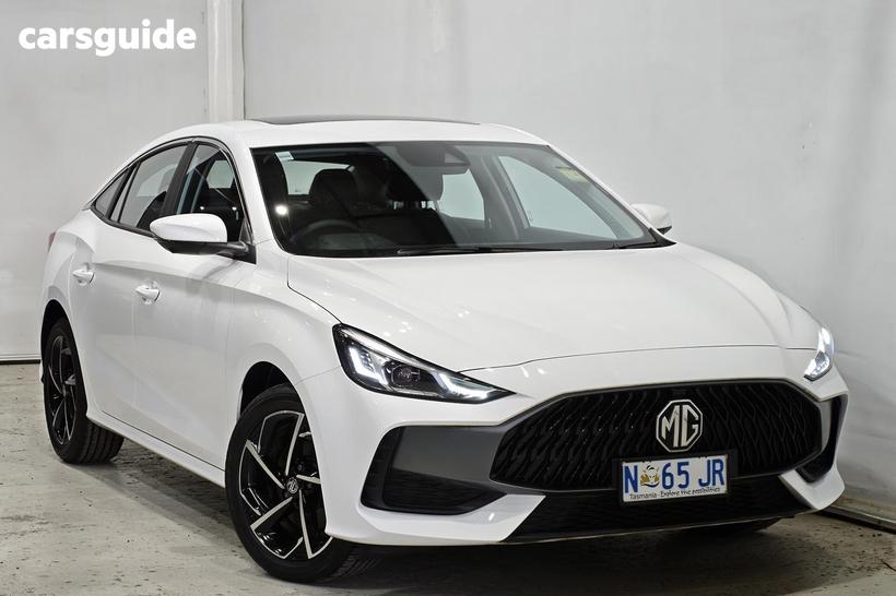 White 2024 MG MG5 Sedan Essence