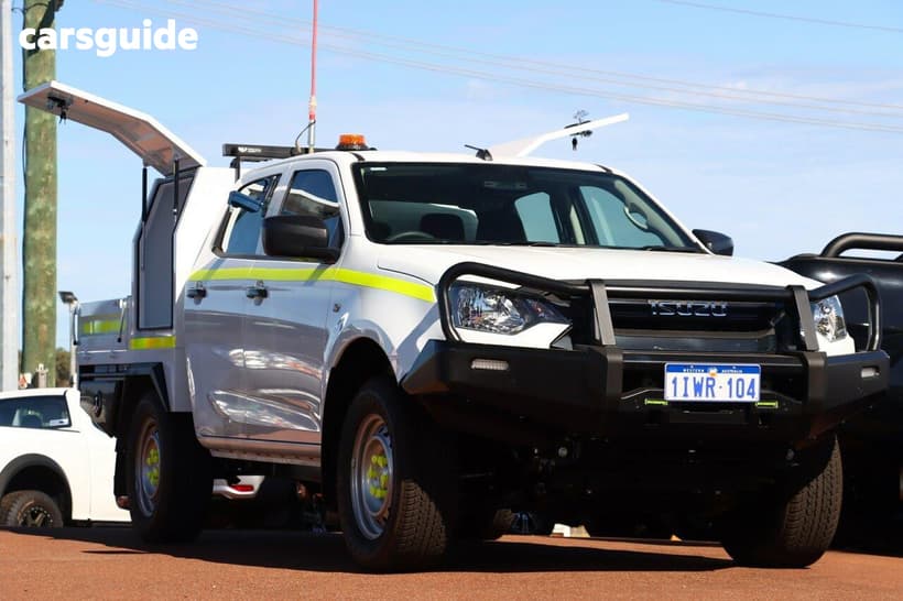 White 2025 Isuzu D-MAX Crew Cab Chassis Sx (4X4)