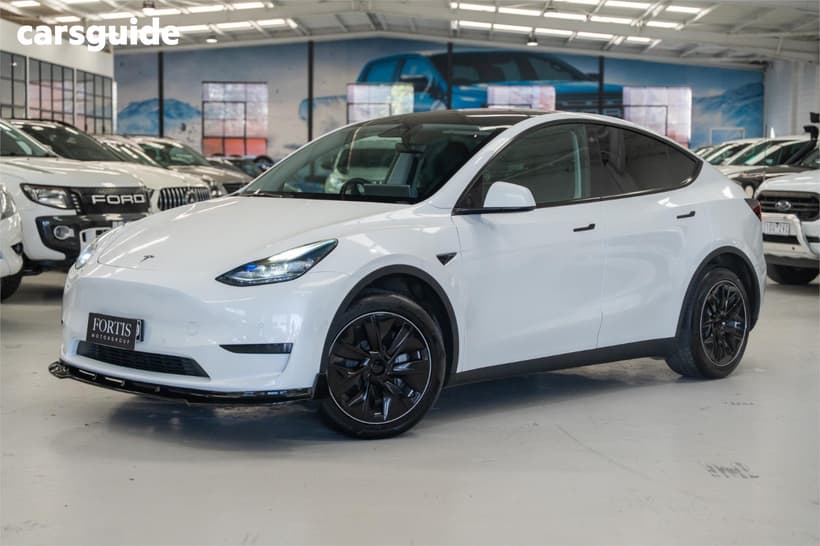 White 2023 Tesla Model Y Wagon Rear-Wheel Drive