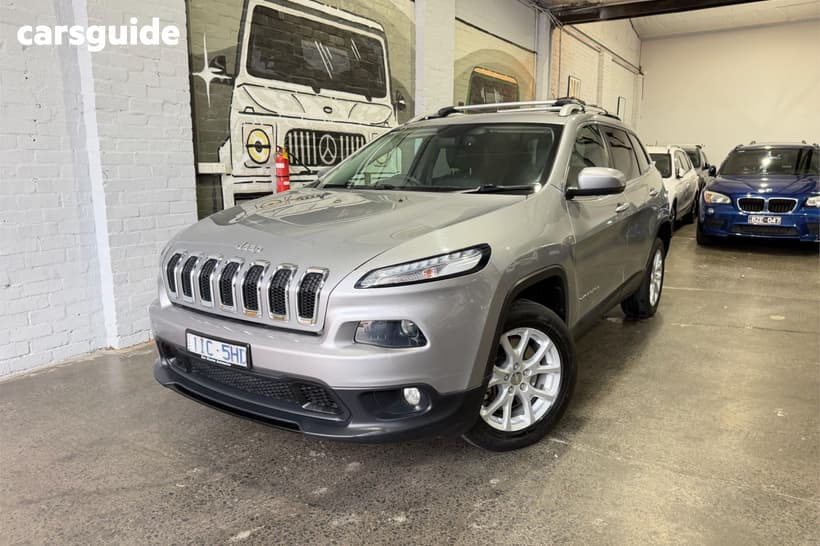 Silver 2014 Jeep Cherokee Wagon Longitude (4X4)