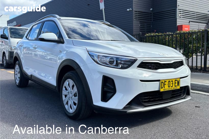 White 2023 Kia Stonic Wagon S