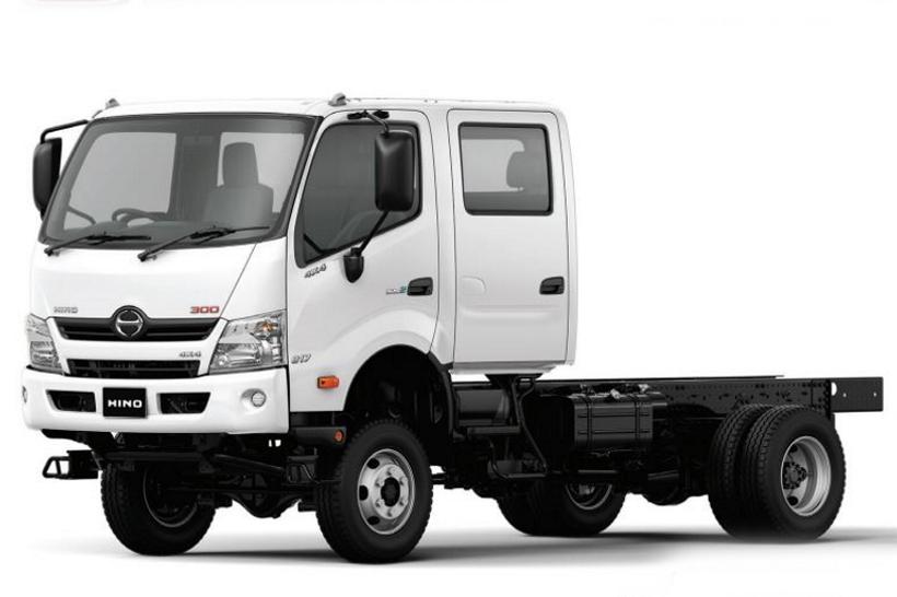 2026 Hino 300 Cab Chassis 817 Medium (4X4)