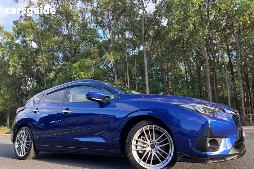 Blue 2024 Subaru Impreza Hatchback 2.0R (Awd)